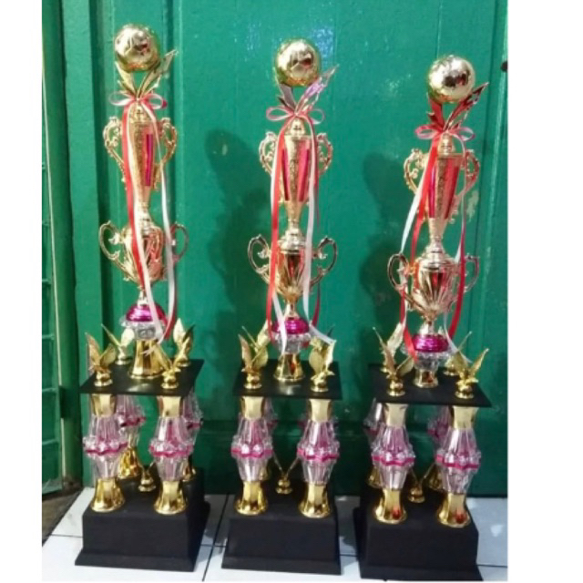 PIALA 4 KAKI BOLA