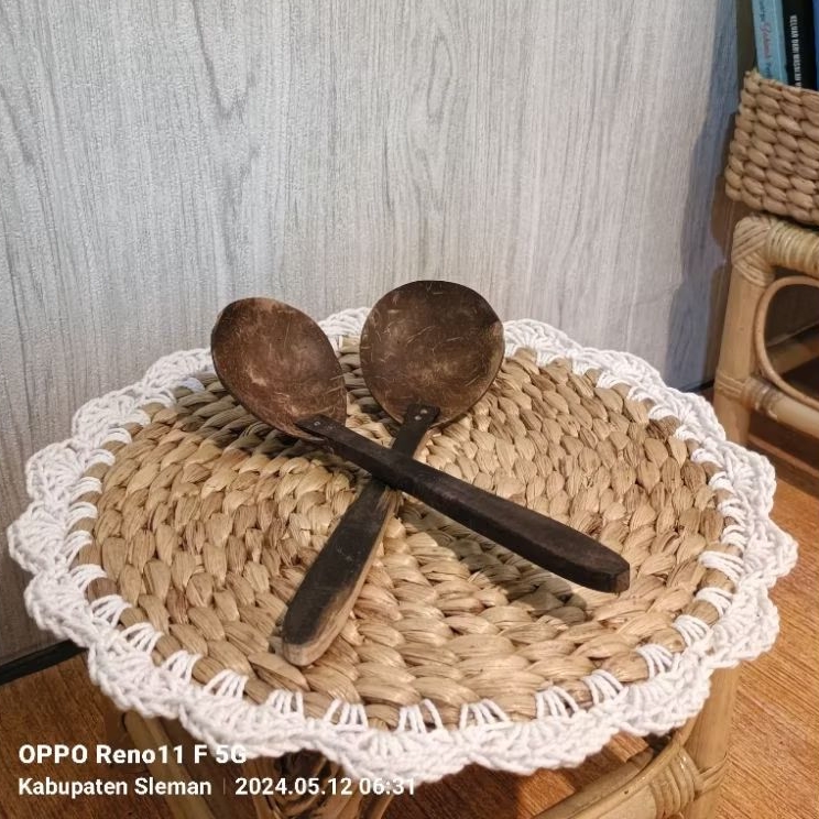 Irus centong nasi kayu batok kelapa