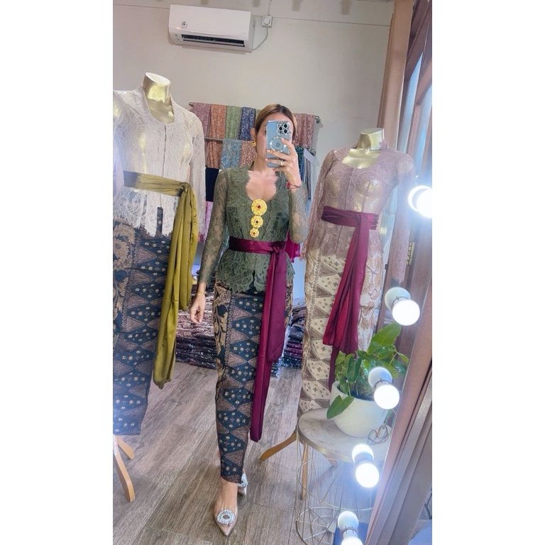 KODE B48O Kamen jadi premium stretch motif Keketusan original by Djuwita Kebaya