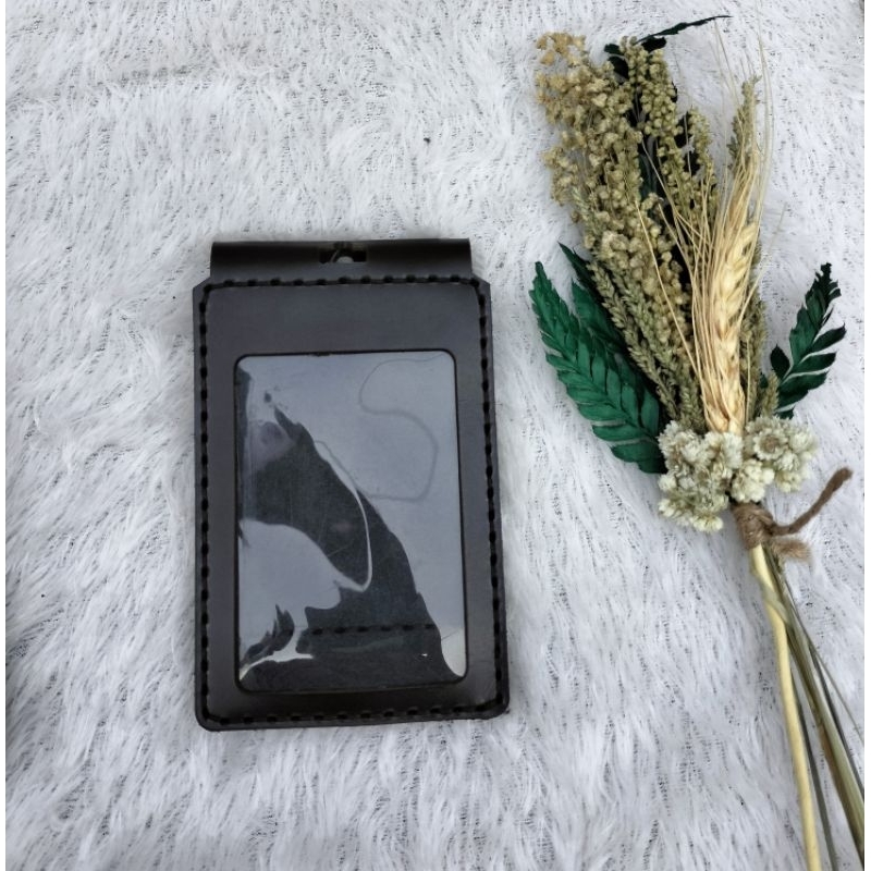 

id card holder model magnet(card holder saja)