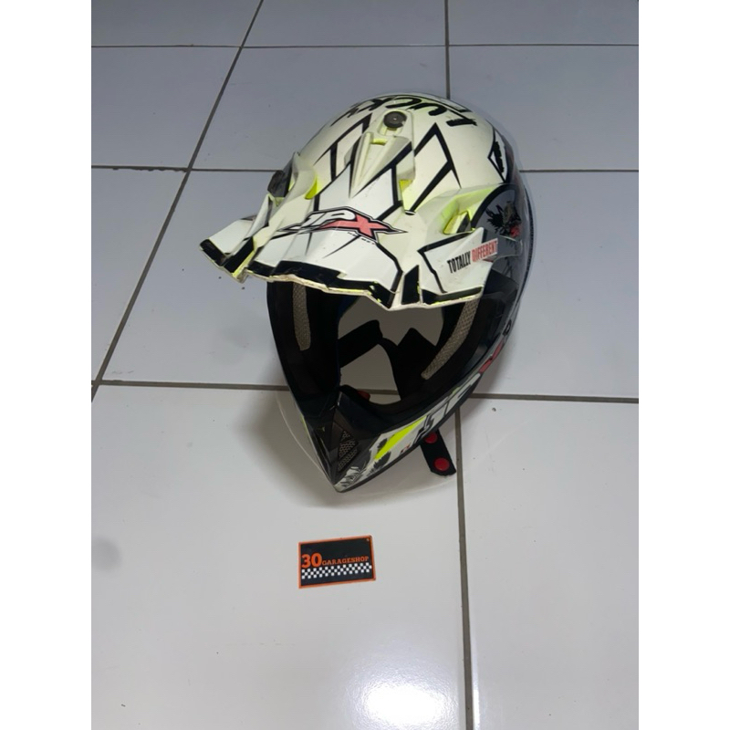 HELM JPX MOTIF SEVEN (BEKAS)