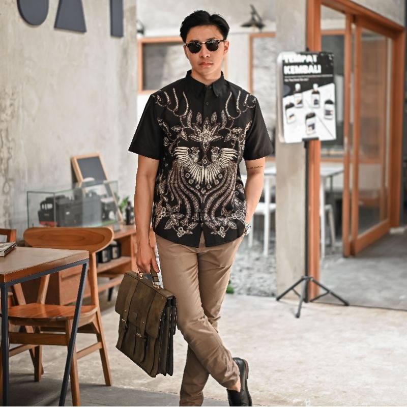 BATIK SLIMFIT PRIA BARILIE ROWOGELUD