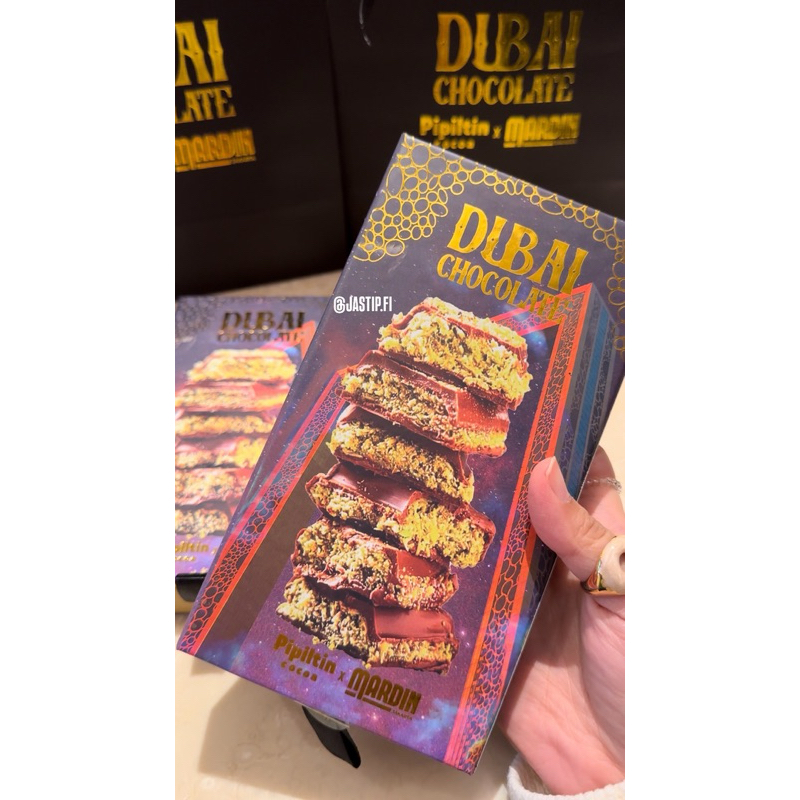 

Dubai Chocolate Pipiltin Cocoa x Mardin Baklava isi Pistachio Kunafa (Coklat Dubai)