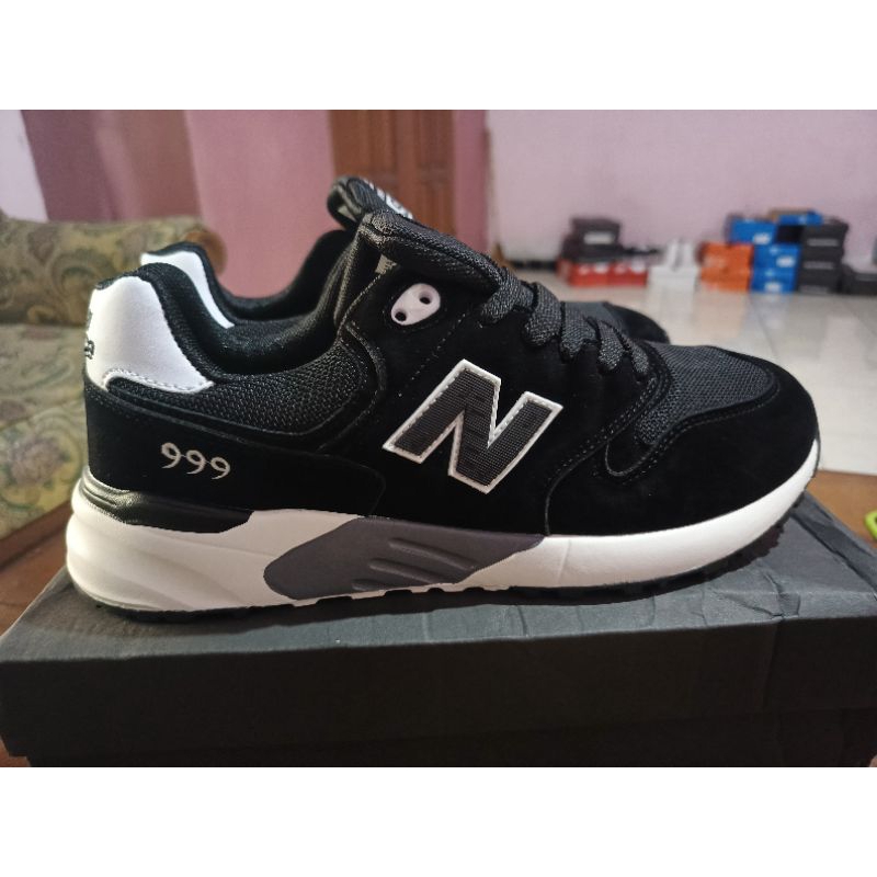 NB 999 Black White