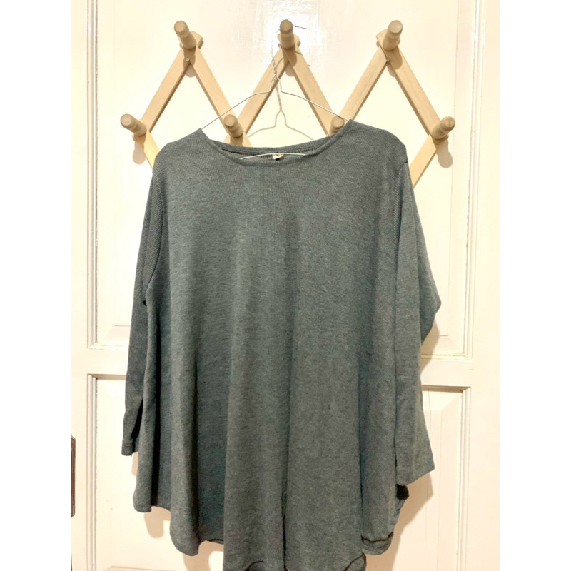 Preloved Olivia Batwing in Charcoal by Floral ID