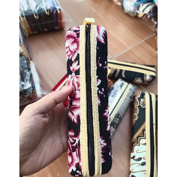 

Diminati 5pcs Souvenir Dompet Pensil Batik Murah 19cm Souvenir Hawa