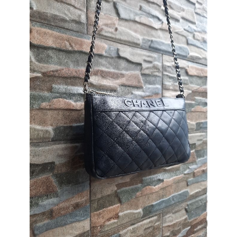 Slingbag Hitam Rantai CHANEL - TAS PRELOVED BRANDED ORIGINAL