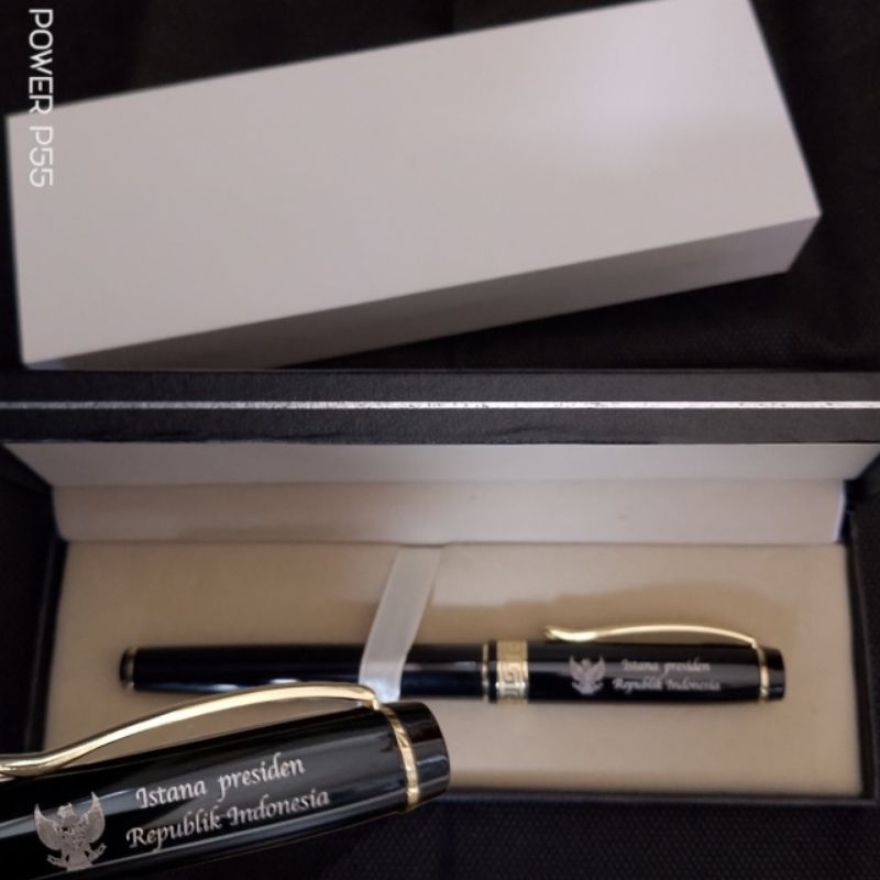

Pulpen Ballpoint Souvenir ISTANA PRESIDEN Gratis Box Exlusive Bludru