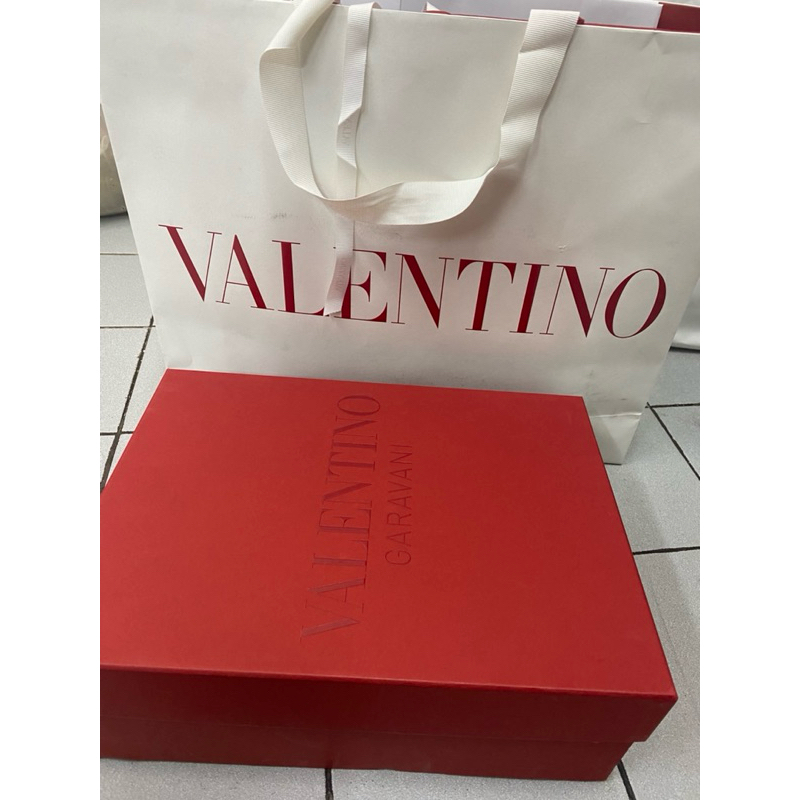 

Valentino Box Merah authentic