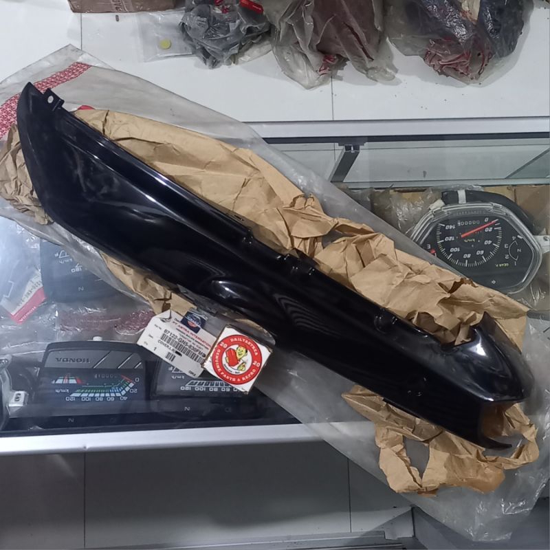 DEK COVER BODI BODY KIRI HITAM HONDA ASTREA GRAND BULUS 1991 1992 ORIGINAL ORI 87122-GN5-830FMB