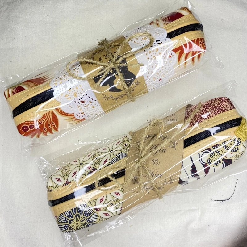 

Kotak pensil batik kain perca