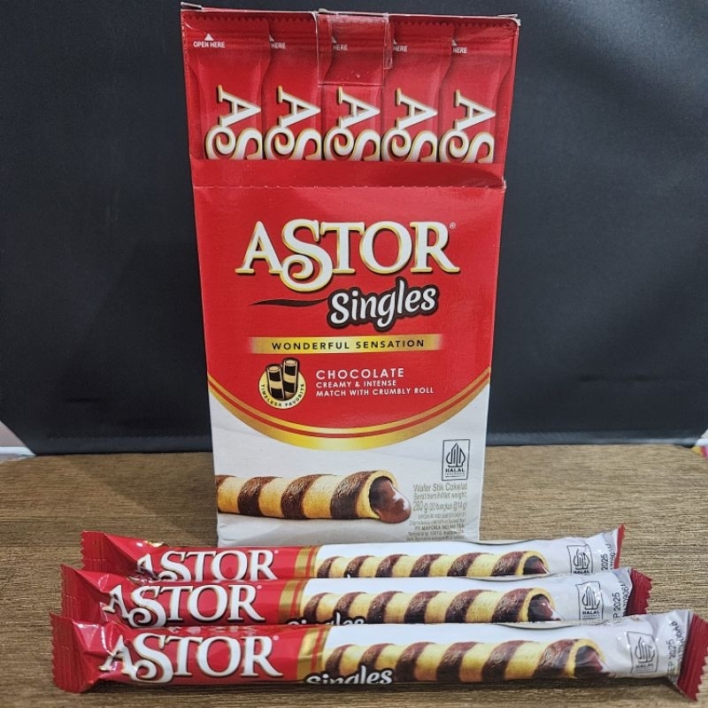 

astor singles chocolate wafer stick isi 20 x 14gr