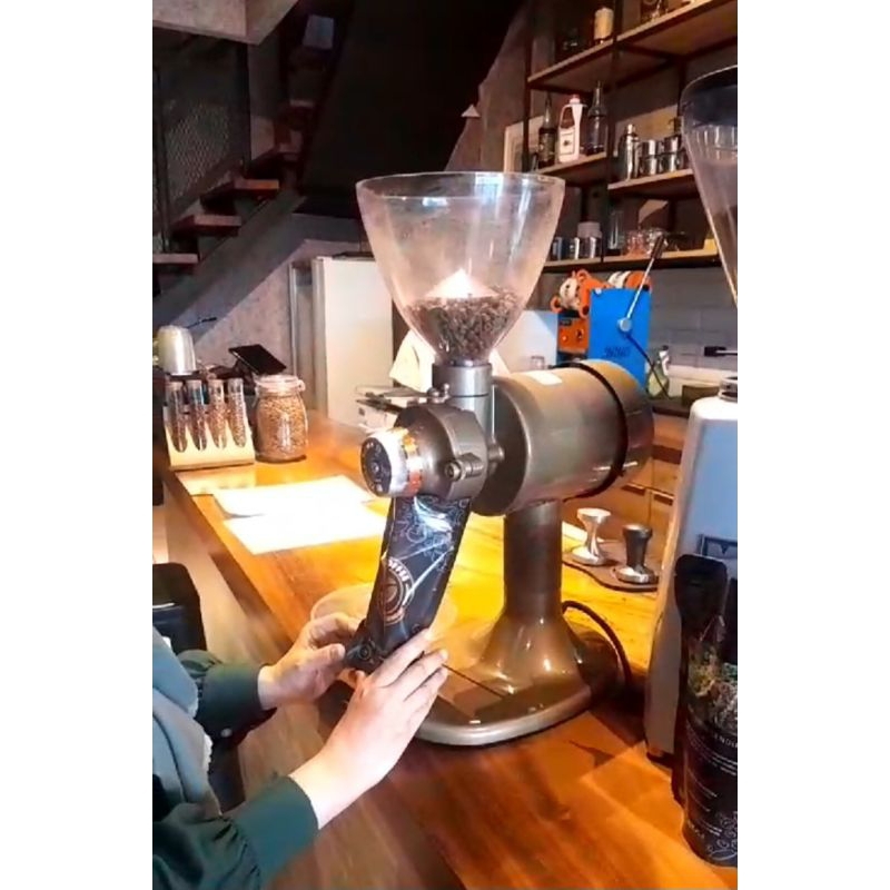 

Kopi Bubuk Robusta 200 gr