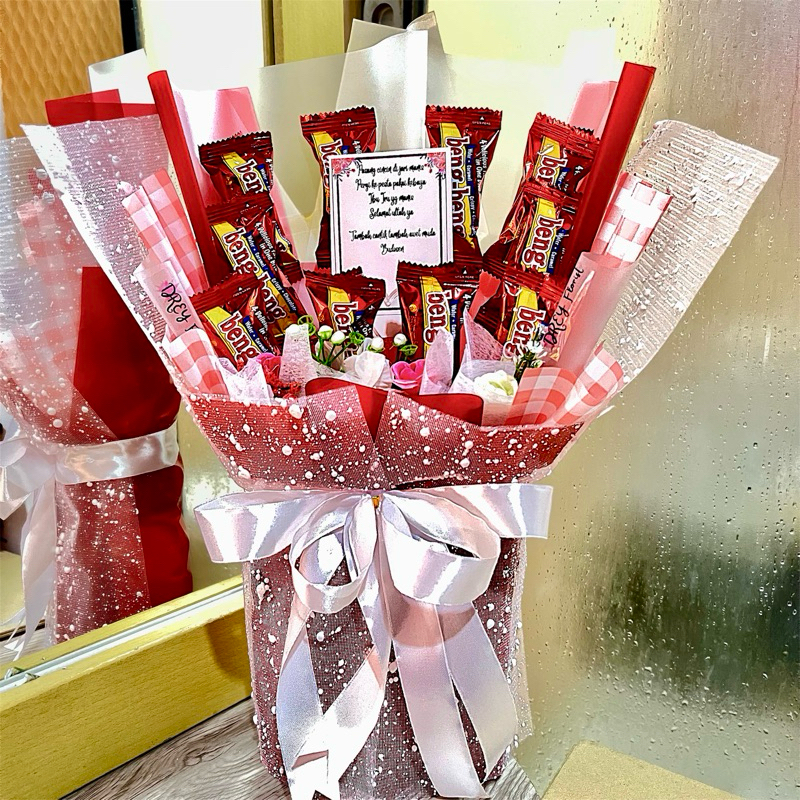 

Buket Wisuda / Valentine / buket Snack Standar Size