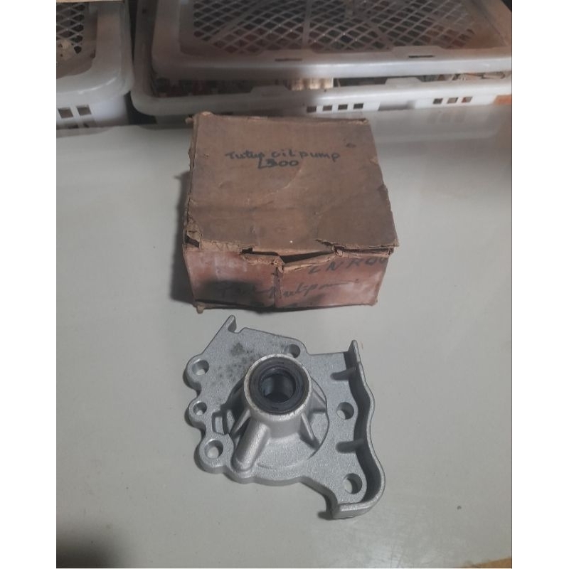 COVER OIL PUMP TUTUP POMPA OLI L300 DELUXE BENSIN