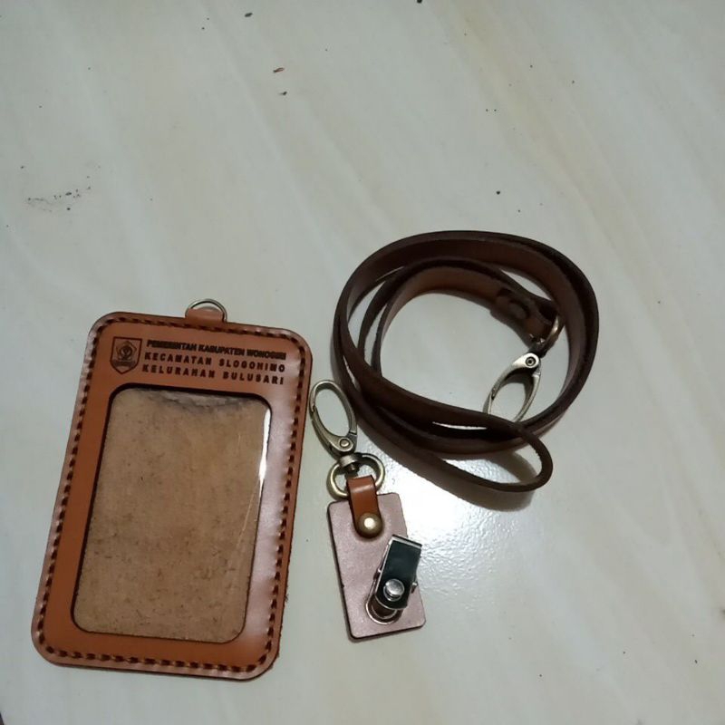 

ID CARD HOLDER NAME TAG LANYARD KULIT ASLI PREMIUM BISA CUSTOME NAMA NIP DAN LOGO