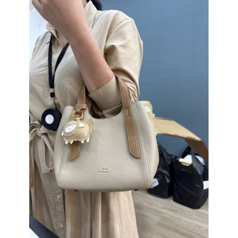 Tas Fashion Selempang Wanita #MOJITO Domba M88157-Khaki