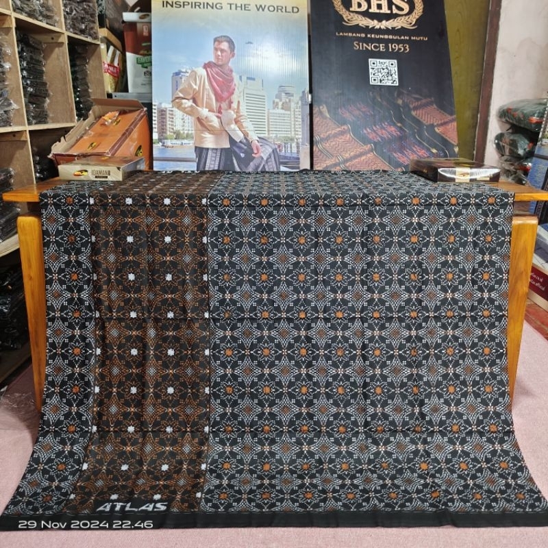 SARUNG ATLAS SARUNG PRIA DEWASA ATLAS BATIK 555 IDAMAN HARMONI