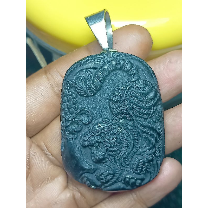 Liontin Batu Kesehatan Black Jade
