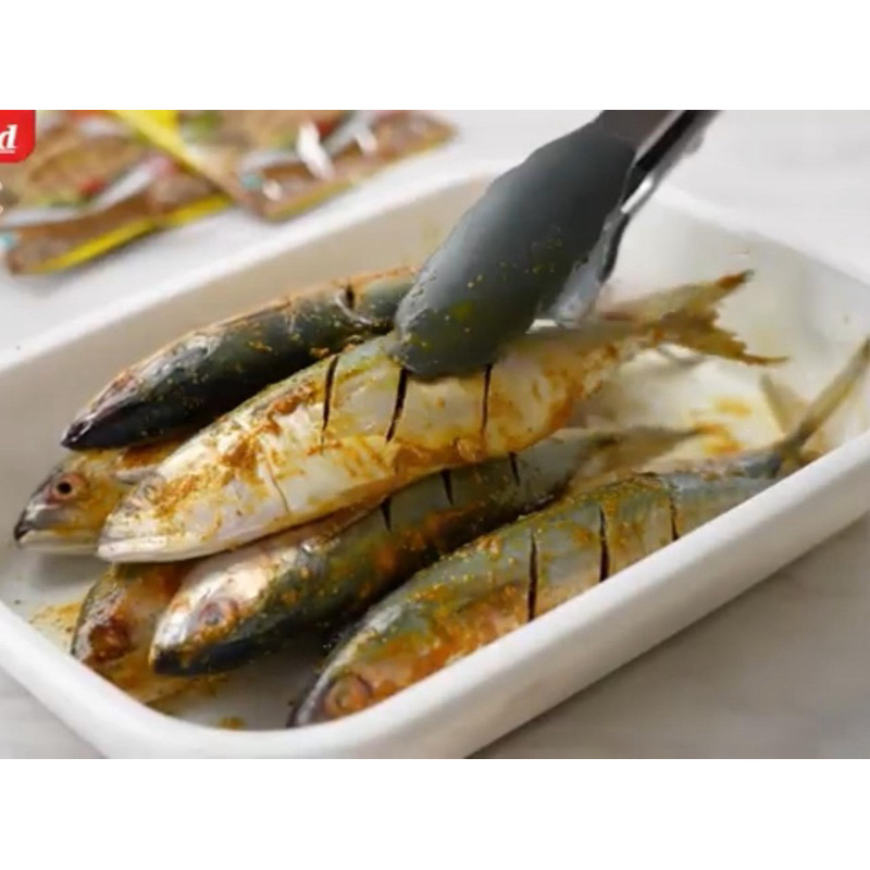 

IKAN KEMBUNG UNGKEP BUMBU KUNING