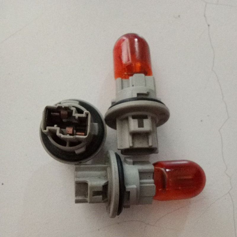 soket fitting lampu sein sen Toyota Innova Reborn