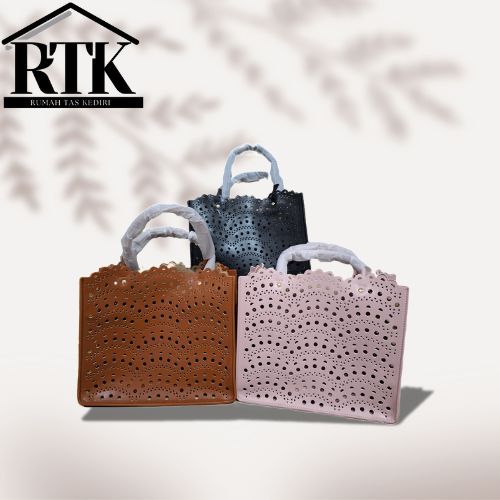 Hand Bag / Sling Bag / Shoulder Bag  Wanita Import Kualitas Premium Grade A (BONUS dompet) #113010