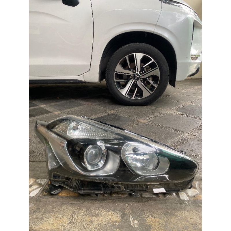 headlamp toyota sienta type v type g original