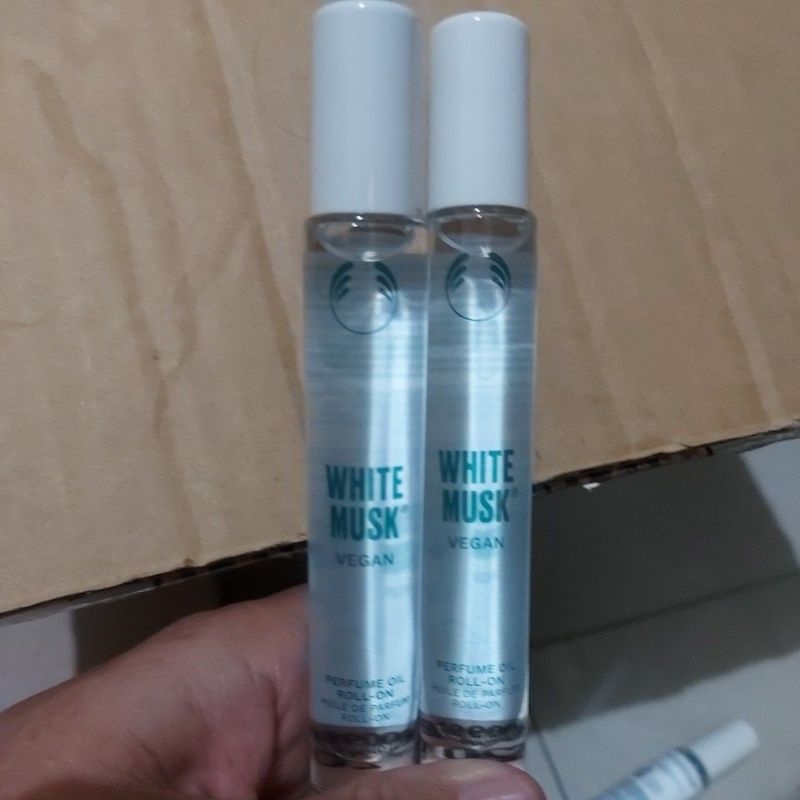The Body Shop White Musk Perfume Oil Roll On 8.5ml / The Body Shop Travel Size Parfum Roll On White 