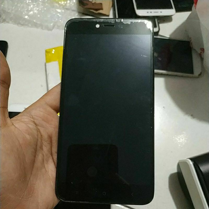 LCD SHADOW TOUCHSCREEN OKE BEKAS REDMI NOTE 5A  FRAME GOMPEL baca deskripsi