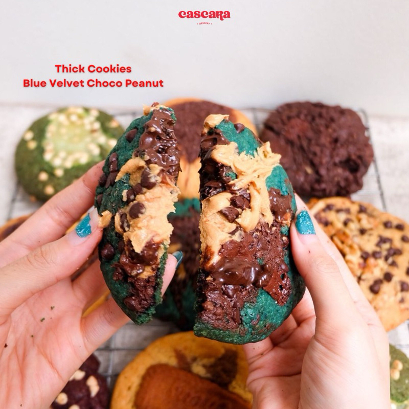 

Cascara Cookies - Soft Baked Blue Velvet Thick Cookies Choco Peanut Coklat Tebal Lumer Ramadhan