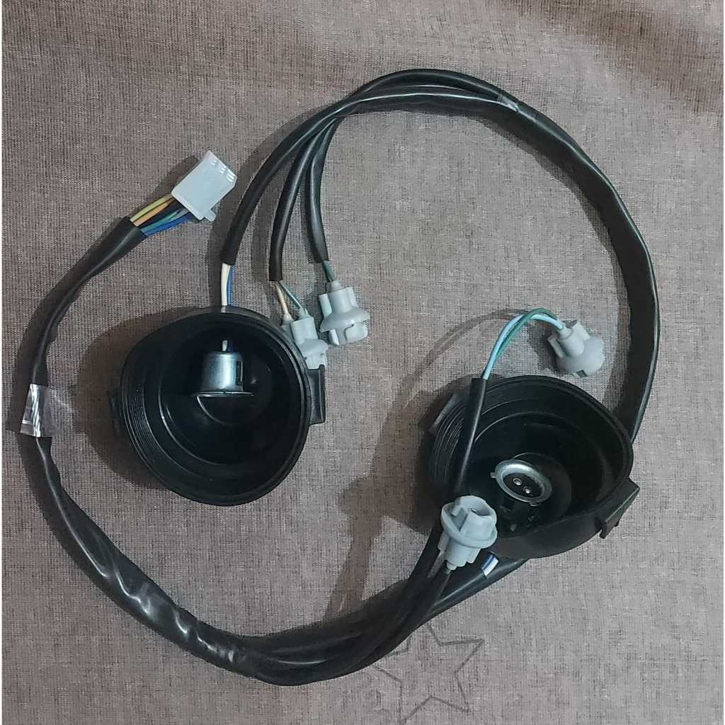 FITTING LAMPU , SOKET LAMPU , FITTING SOKET LAMPU DEPAN VARIO TECHNO 125 WIN