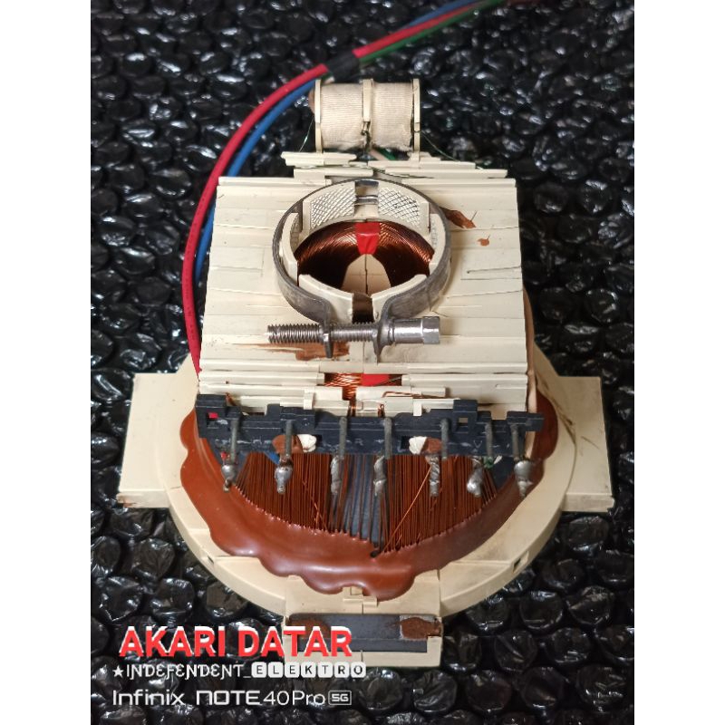 Defleksi yoke tv akari   yoke Tv Akari layar datar   yoke tv leher besar   yuke tv akari clara   kon