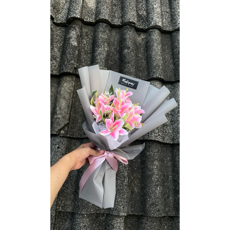 Buket Bunga Lily Artificial Buket Bunga Wisuda Artificial Flower Bouquet