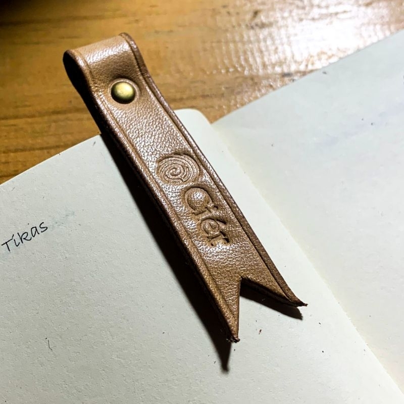 

MARKY Leather Bookmark Vegtan