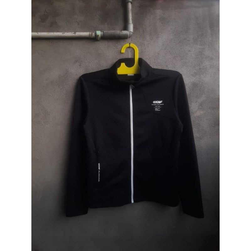 (Seperti baru) Jacket Tracktop Lecaf original size S fit M (P61 x L51)