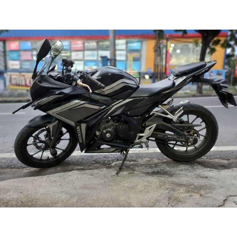 STRIPING VARIASI HONDA CBR 150 FACELIFT LIS STICKER DECAL VARIASI HONDA CBR CBR 150 FL
