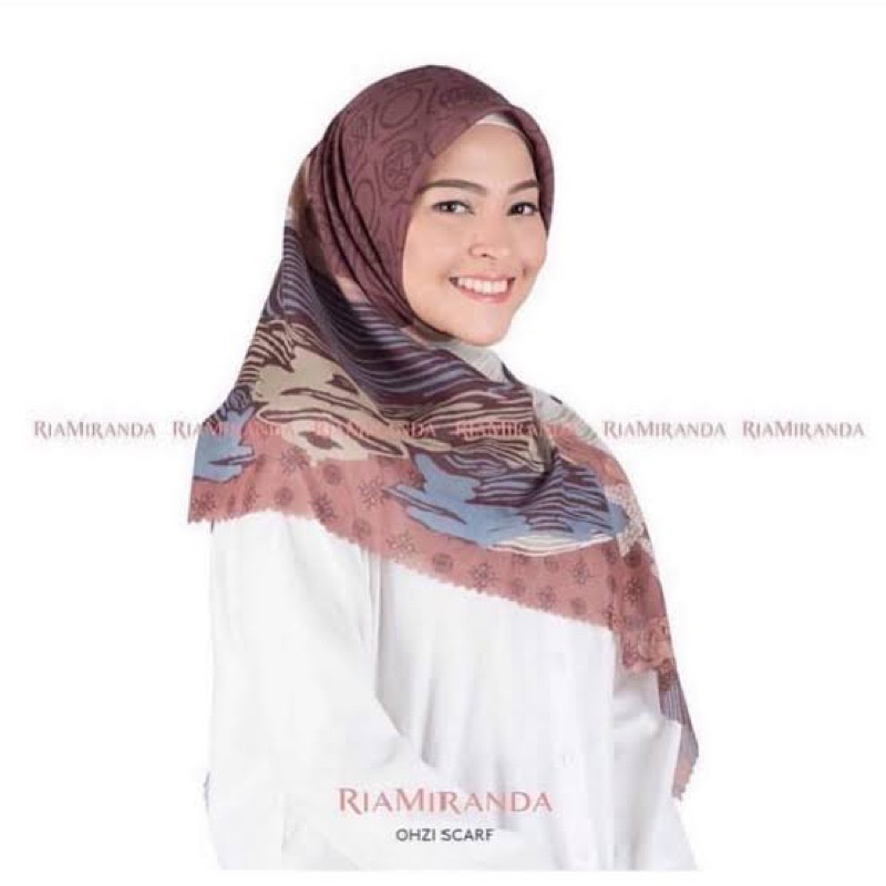 riamiranda dekade ohzi scarf