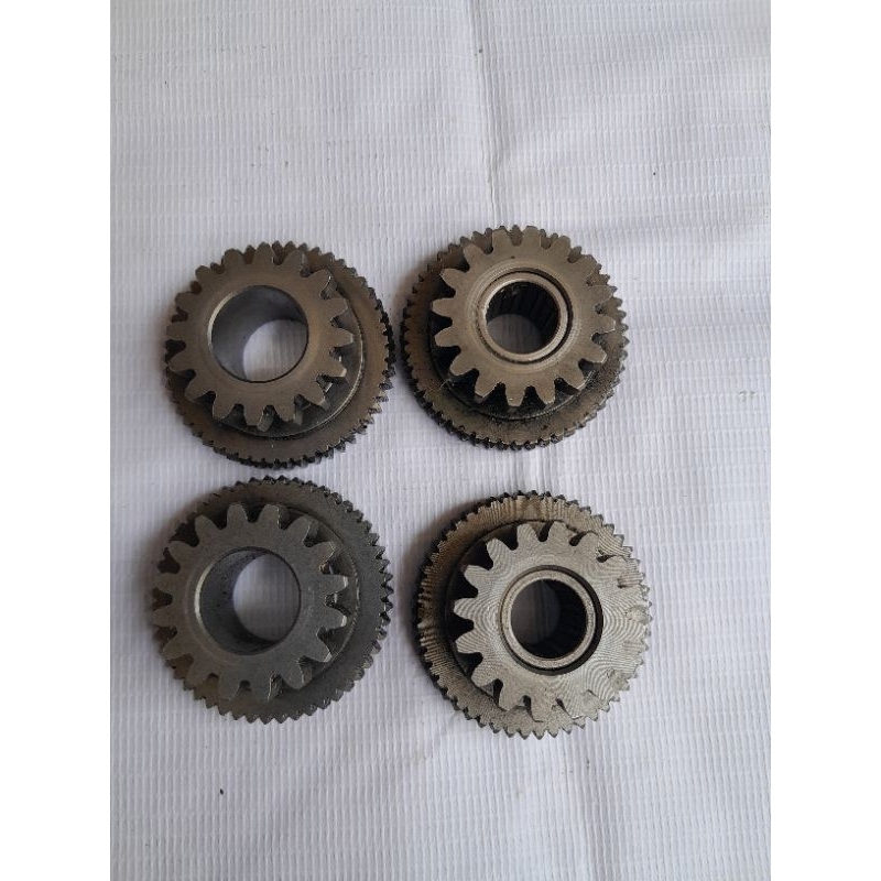 Gigi gear kecil penghantar dinamo stater Suzuki RC bravo tornado cristal original