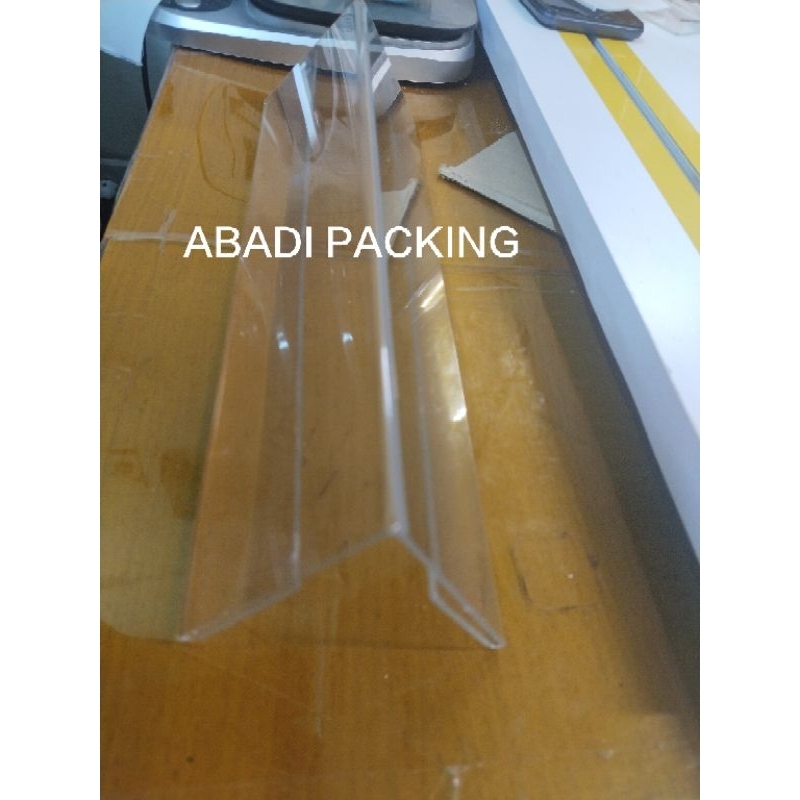 

TEMPAT KARTU NAMA AKRILIK 2MM