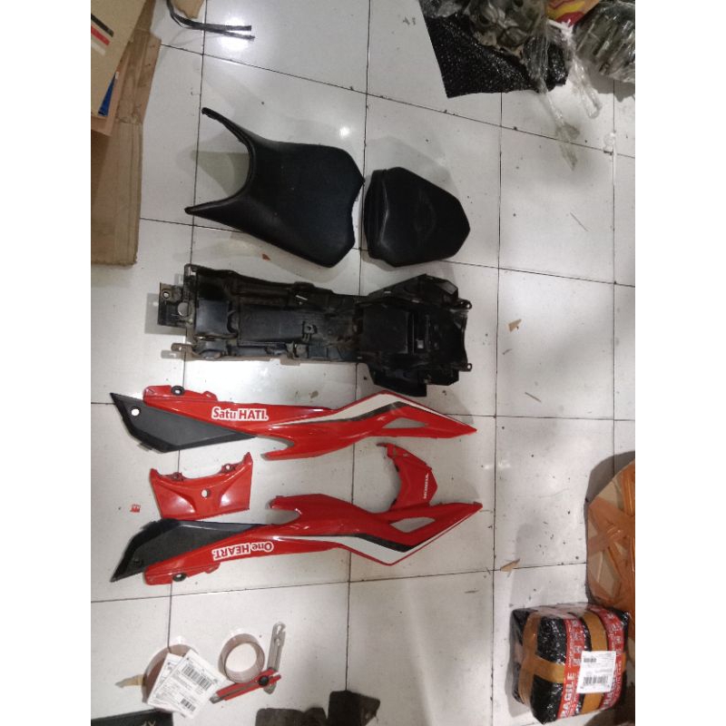 set Body Belakang CBR150r LED 150r