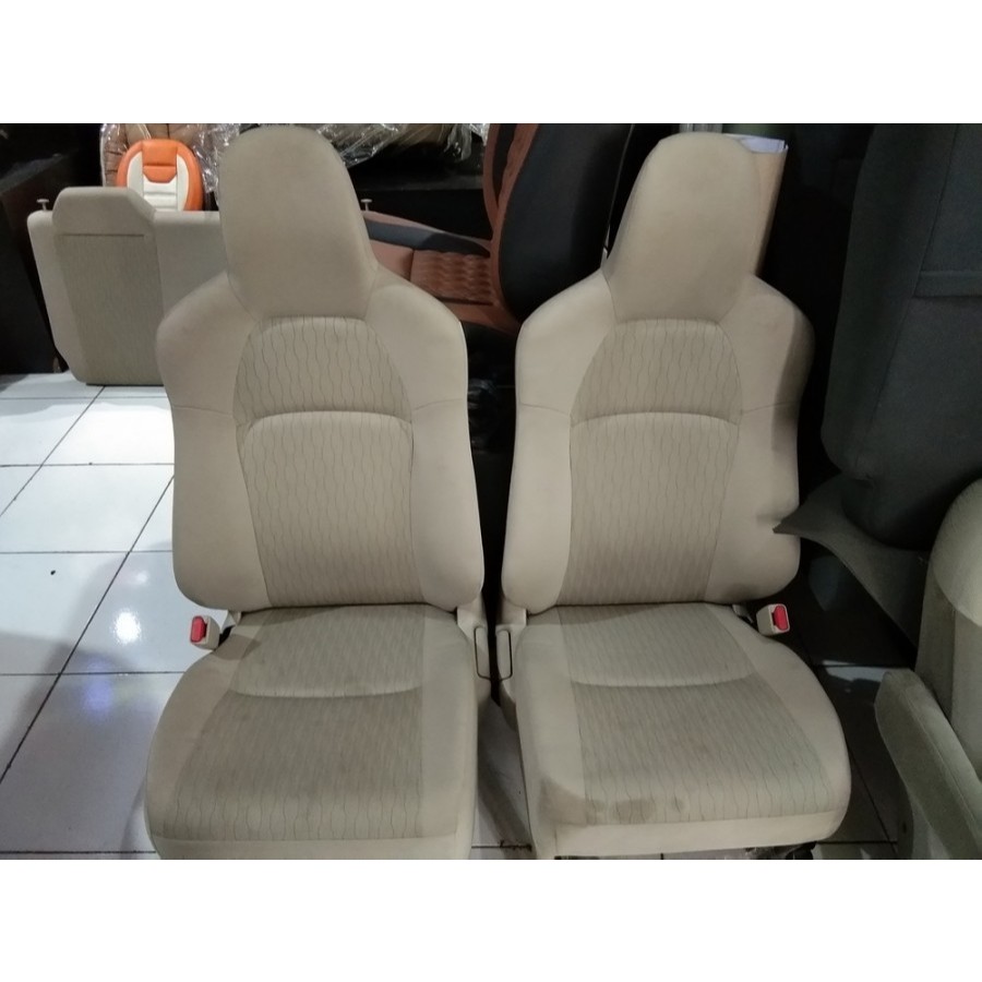 Jok mobil Brio Satya bagian depan  original