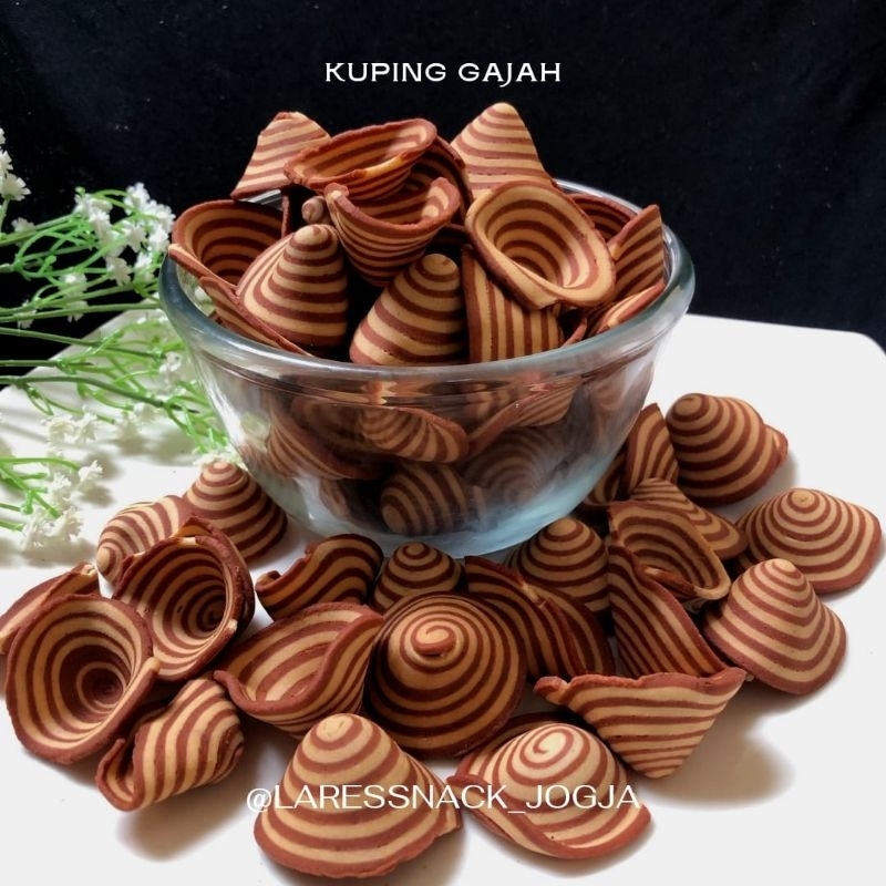 

Kuping Gajah Contong Coklat Merek CipCop Per 250gr