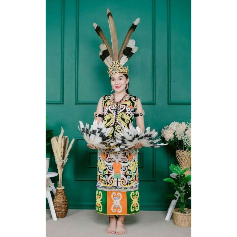 PAKAIAN ADAT DAYAK DEWASA PEREMPUAN / PAKAIAN ADAT DAYAK KENYAH/PAKAIAN ADAT DAYAK