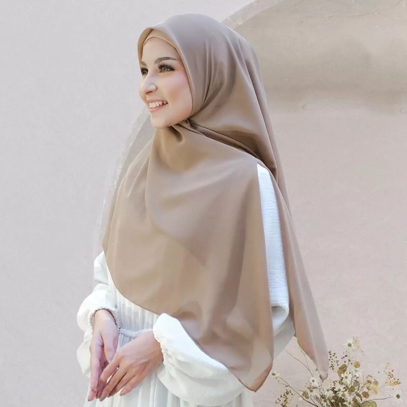 Segi Empat Zipper CERUTY BABYDOLL / Segi Empat Resleting / Hijab Instan