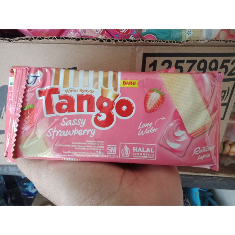 

Tango Wafer Renyah Sassy Strawberry 10Pcs