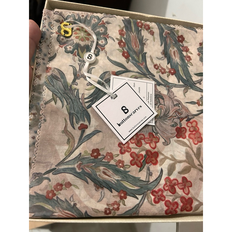 topkapi ivory buttonscarves