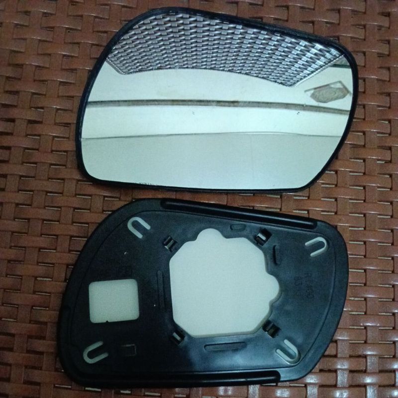 Kaca spion mobil Xenia vvti