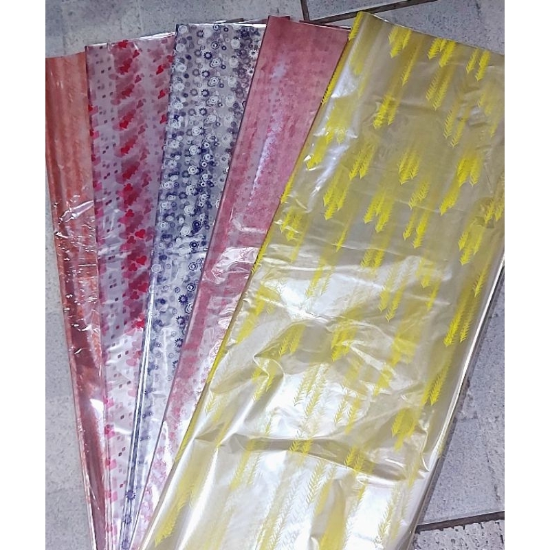 

(Dapat 10 lembar)Kado Plastik Bingkisan 80 x 100 cm dan 70 x 85 / Plastik Parcel Bening dan warna , tersedia 2 ukuran 70x85 cm dan 80x100 cm