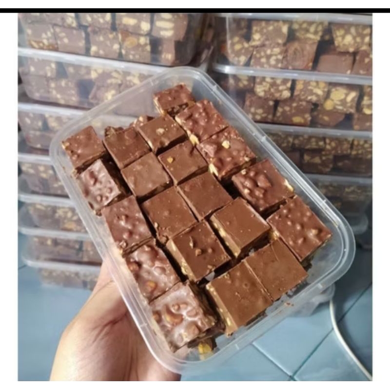 

COKELAT POTONGAN SILVER**QN COKBAR ALMOND MEDE KEMASAN BOK 500GRAM