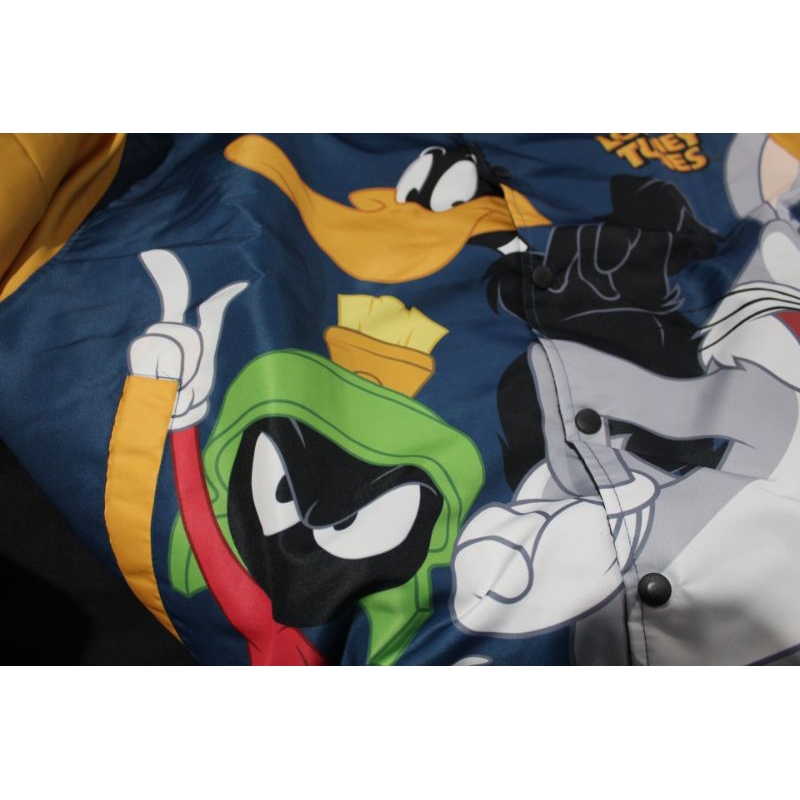 Jaket Varsity Preloved Looney Tunes Shining Bright Original size XL